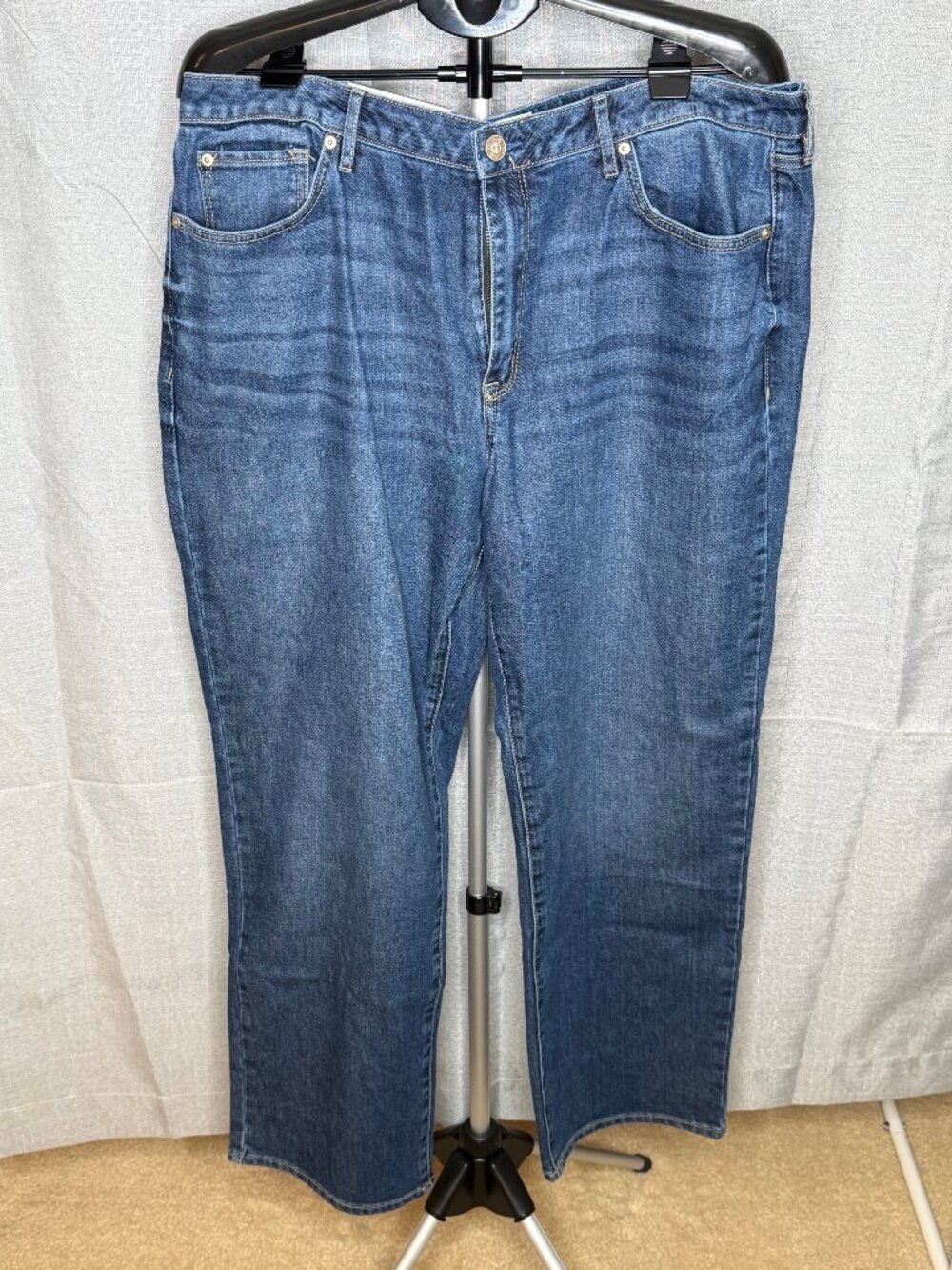 NWT - Seven7 Women's Loose Straight Jeans - Size 16